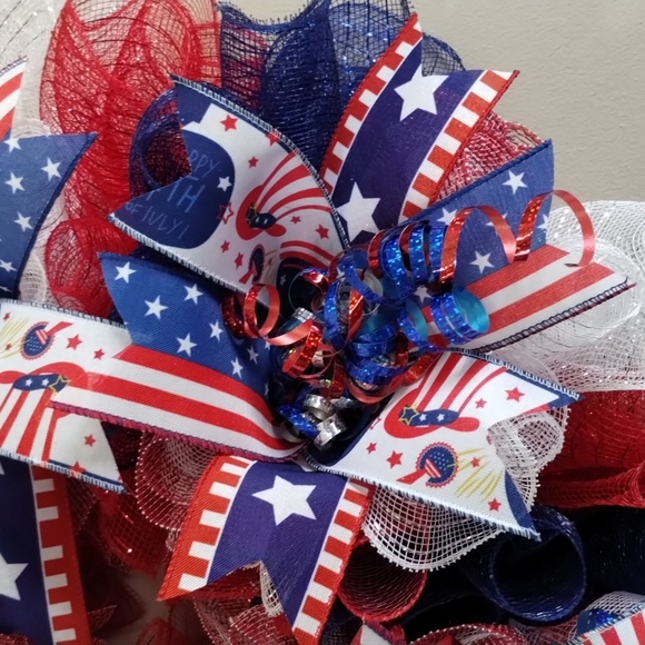 Patriotic Flag Wreath 22" - Picture 6 of 7